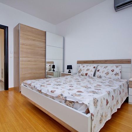 Apartment Dobrota Kotor Eksteriør billede