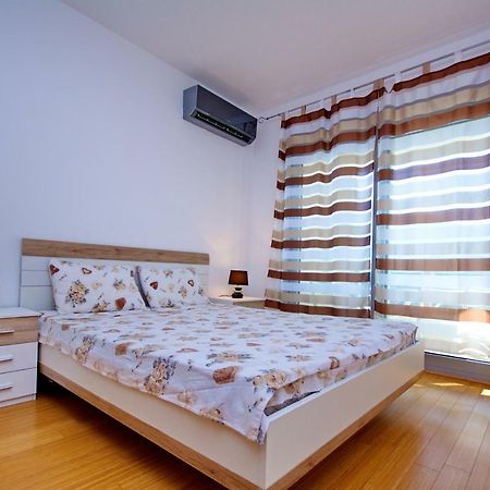 Apartment Dobrota Kotor Eksteriør billede