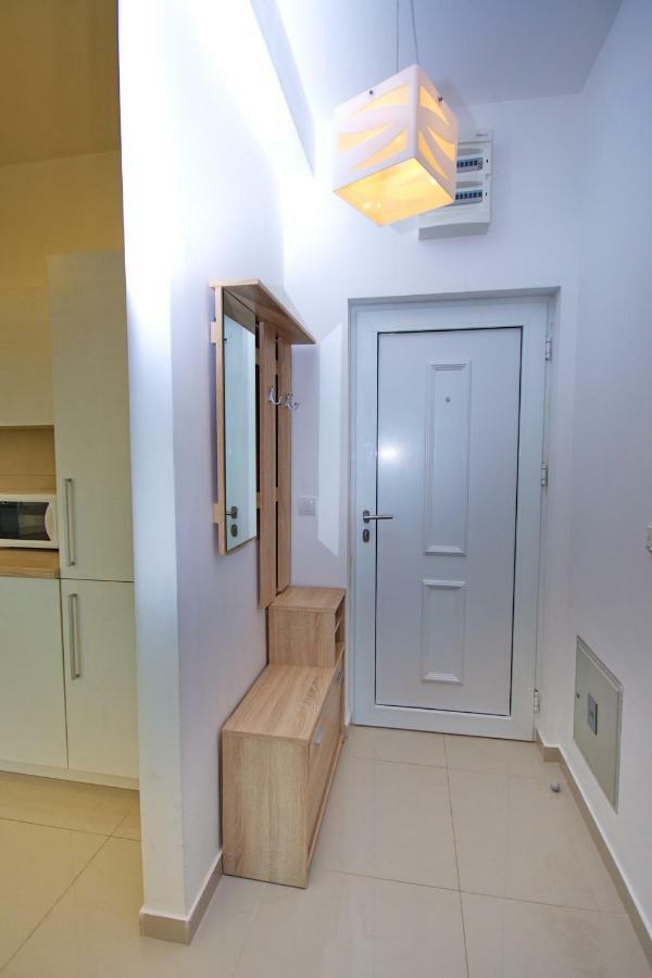Apartment Dobrota Kotor Eksteriør billede